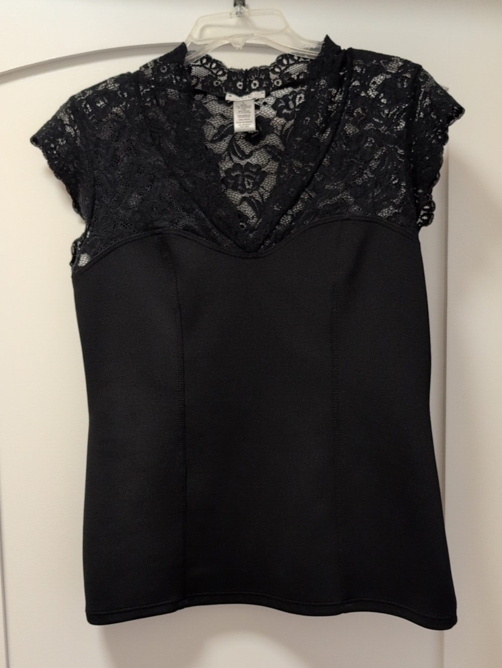 Cache Black Lace V-Neck Cap Sleeve Camisole
